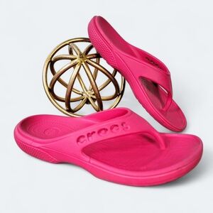 CROCS Hot Pink Sandals Size J 2 Flip Flops Summer Vacation